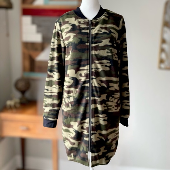 Sanctuary City Topper Zip-up Camo Jacket - Picture 2 of 11